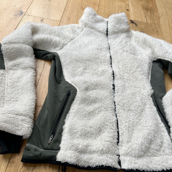 Columbia White Sherpa Fleece Jacket Size Small – EUC - Picture 3 of 6